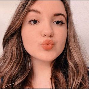 Meet your Posher, Abby